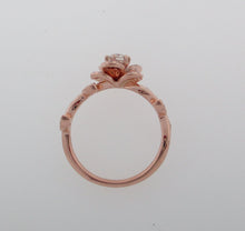 Load image into Gallery viewer, Flower Style Rose Gold Seng Firey Diamond™ Ring