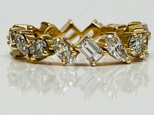 Load image into Gallery viewer, 18kyg Mismatch Diamond Band