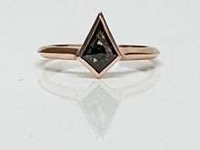 Load image into Gallery viewer, Rose Gold Salt n’ Pepper Kite Shape Diamond Ring
