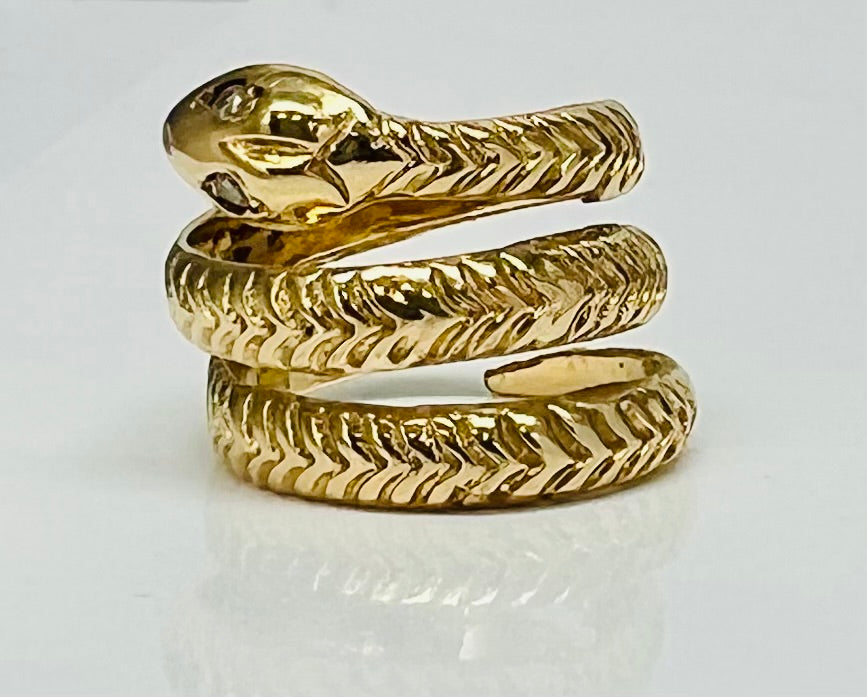 Vintage 1970s 14k yellow gold with Diamond eyes