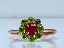 Load image into Gallery viewer, Hot Pink Sapphire and Demantoid Garnet Ring
