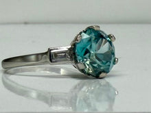 Load image into Gallery viewer, Zircon and Diamond Ring
