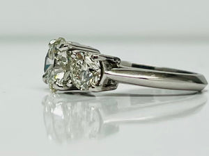 Classic 3 Diamond Ring in Platinum