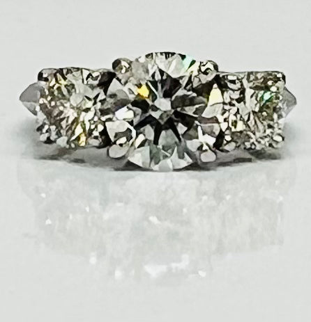 Classic 3 Diamond Ring in Platinum