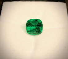 Load image into Gallery viewer, Impressive 12ct Tsavorite Garnet and Diamond Ring
