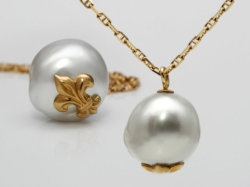 Vintage Unique Baroque Pearl Fleur-de-Lis Pendant in 18kyg