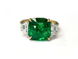 Impressive 12ct Tsavorite Garnet and Diamond Ring
