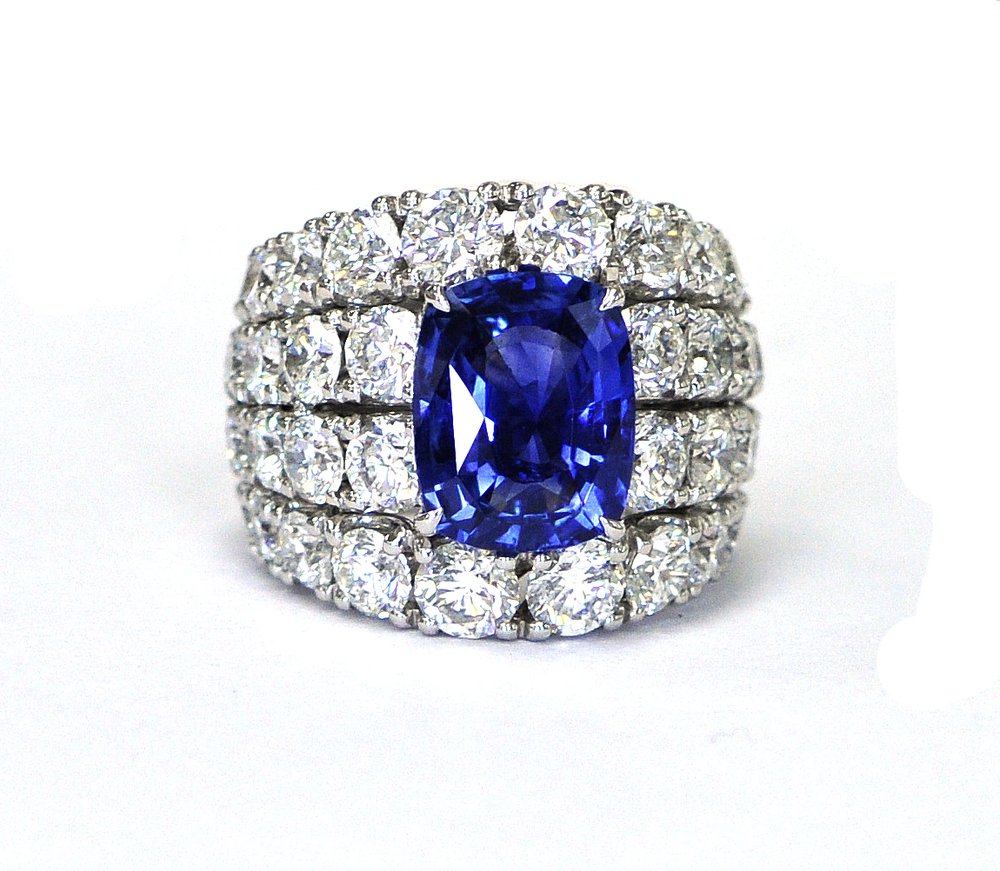 Impressive 5.87ct Sapphire & Diamond Dinner Ring