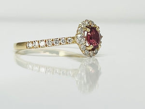 Padparadscha Sapphire and Diamond Ring in yellow gold