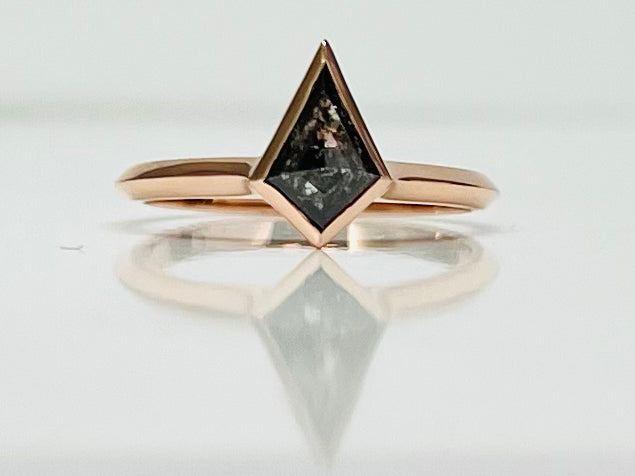 Rose Gold Salt n’ Pepper Kite Shape Diamond Ring