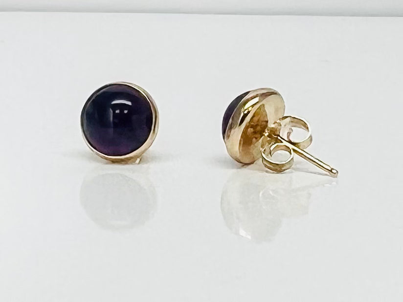 Amethyst Cab Studs in 14kt