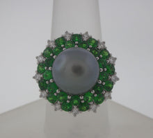 Load image into Gallery viewer, Extraordinary Black Pearl and Tsavorite Ring
