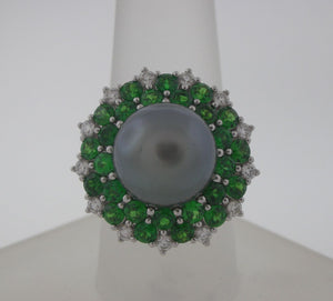 Extraordinary Black Pearl and Tsavorite Ring