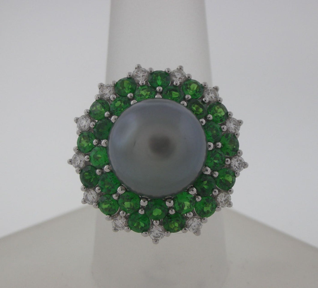 Extraordinary Black Pearl and Tsavorite Ring